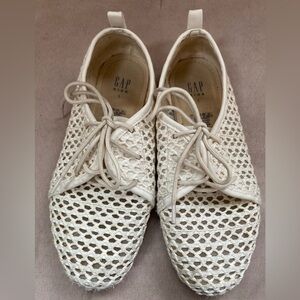 GAP Kids Woven Oxford Shoes Girls Size 1 Cream color